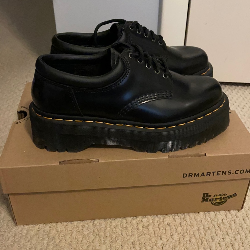 8053 Doc Martens